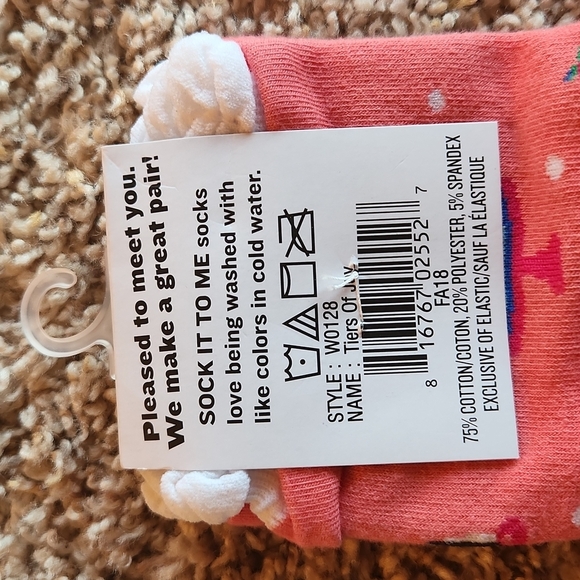 2/$20 Women Crew Socks - Picture 4 of 4